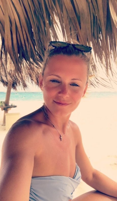Julia Simic photo 45