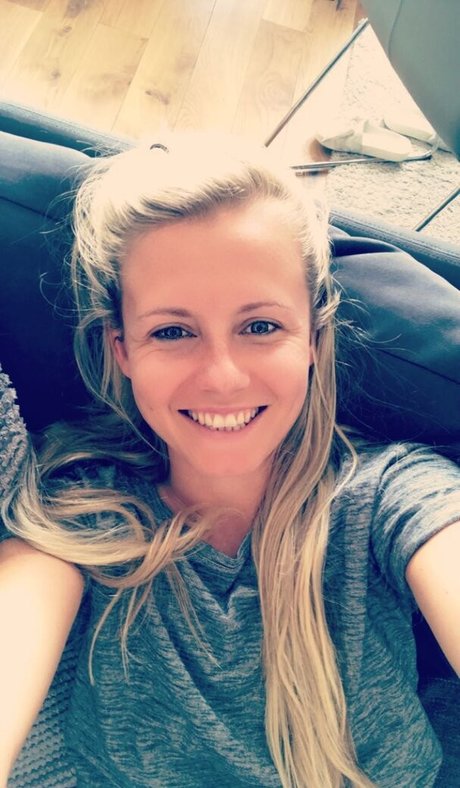Julia Simic photo 48