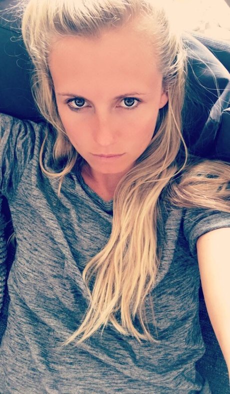 Julia Simic photo 49