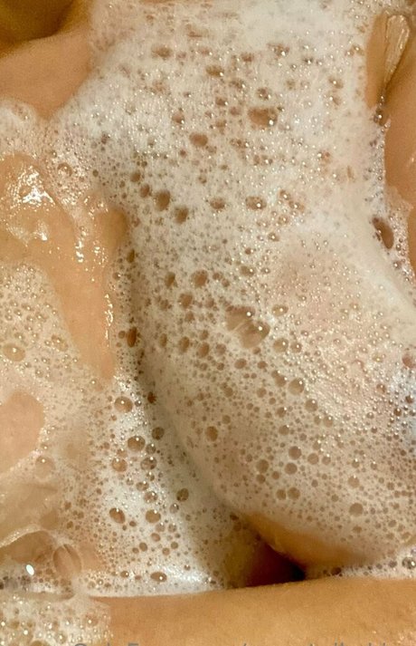 Juliabrookec photo 4