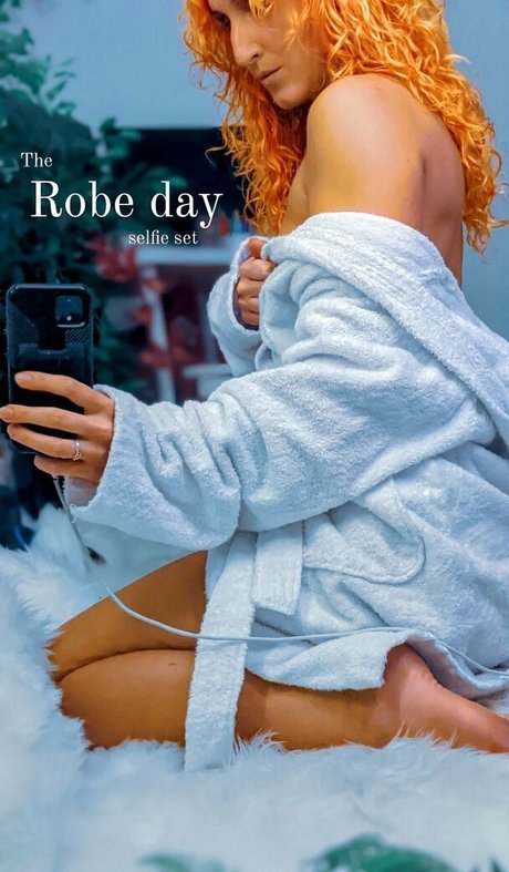 Juliabrookec photo 8