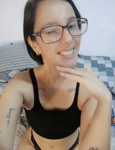 Juliabrookec photo 37