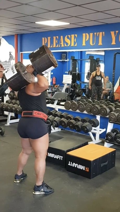 Juliabrookec photo 39