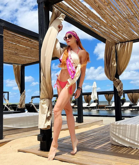 Julianne Trevisol photo 1