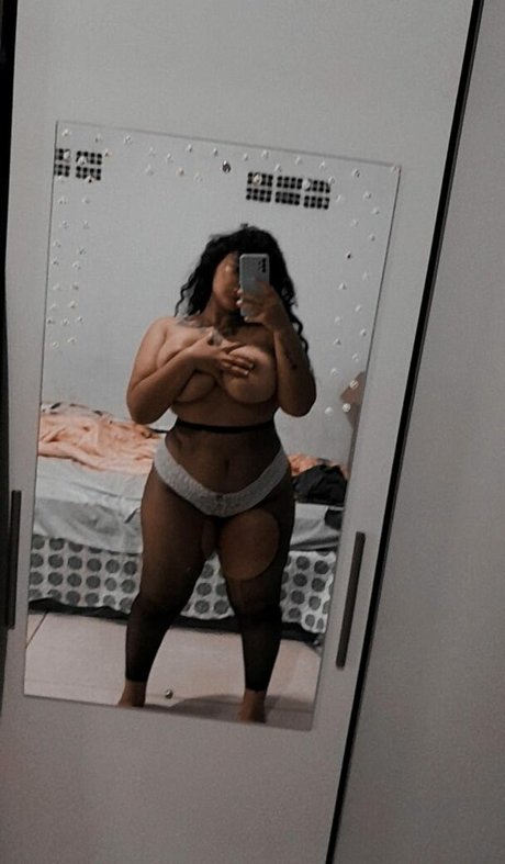 Julianne Trevisol photo 33
