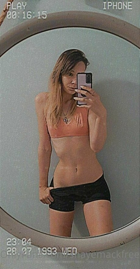 Julie Mancini photo 24