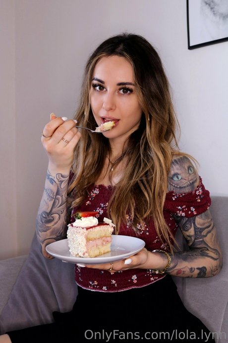 Lola Lynn photo 61