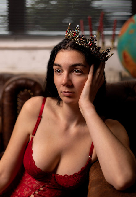 Justine Anne Crane photo 3