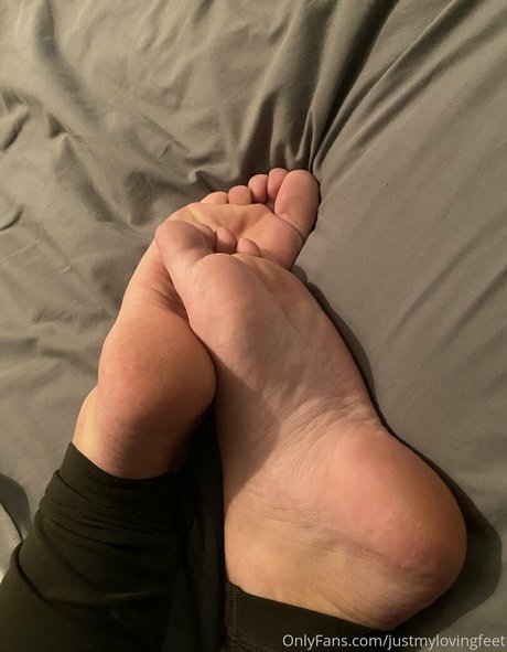 Justmylovingfeet photo 1