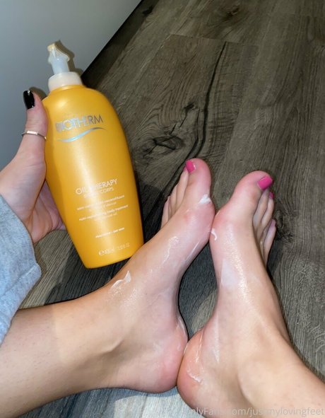 Justmylovingfeet photo 2