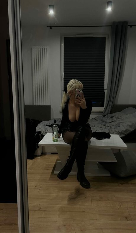 Justyna Czerwinska photo 19