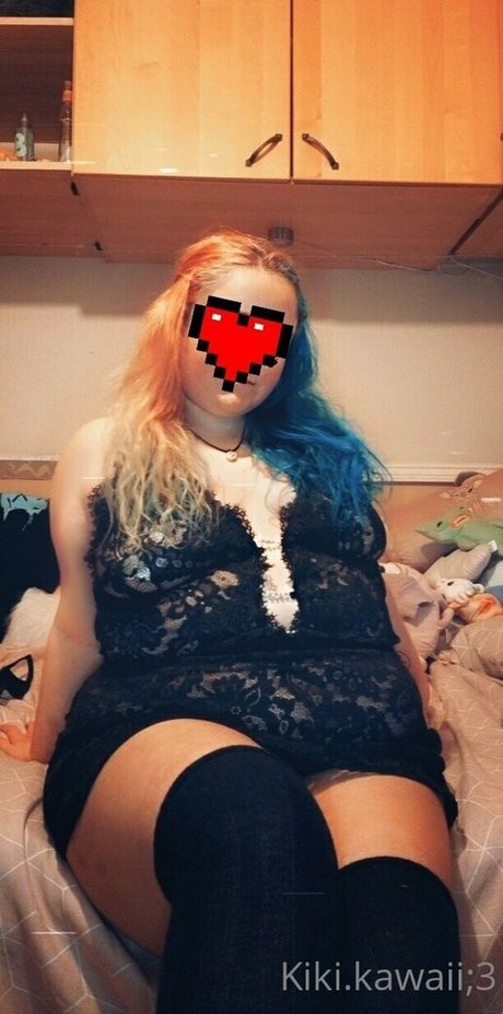 Busty Kait photo 31
