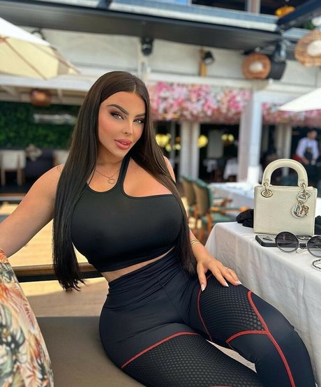 Kahina Sbauty photo 2