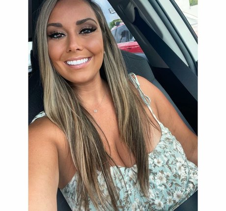 Kaitlyn Horesh photo 18