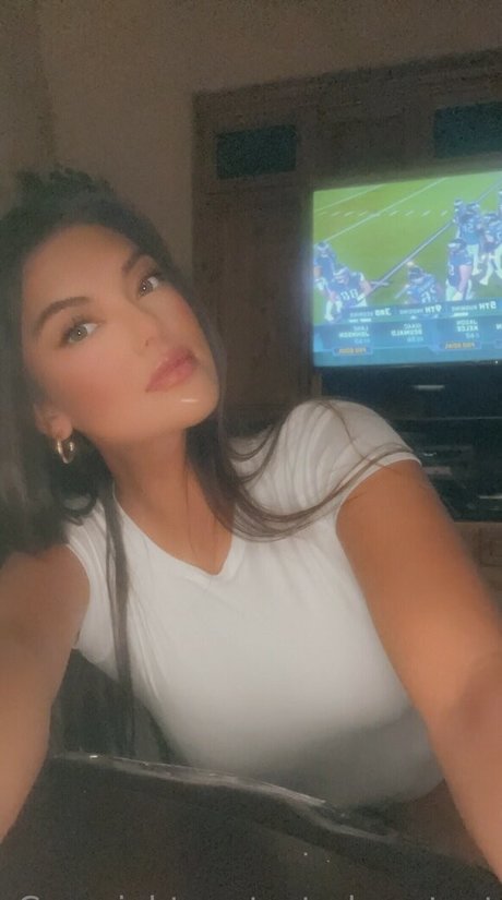 Kaitlyn Nguyen photo 39