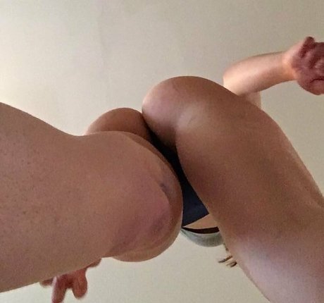Kaity Sun photo 10