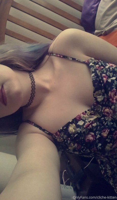 Kaity Sun photo 17