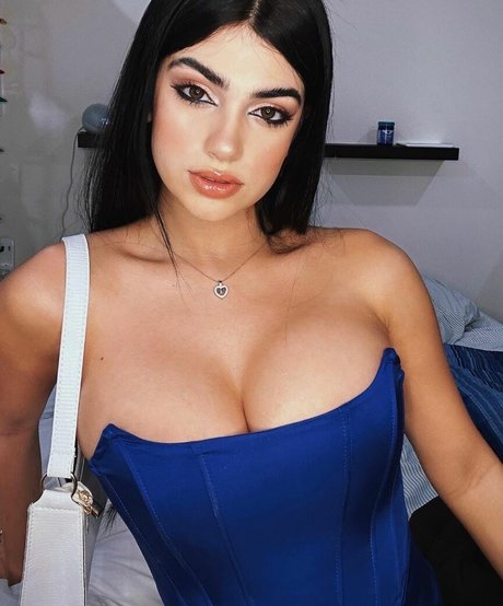 Kamila Ferreira photo 31