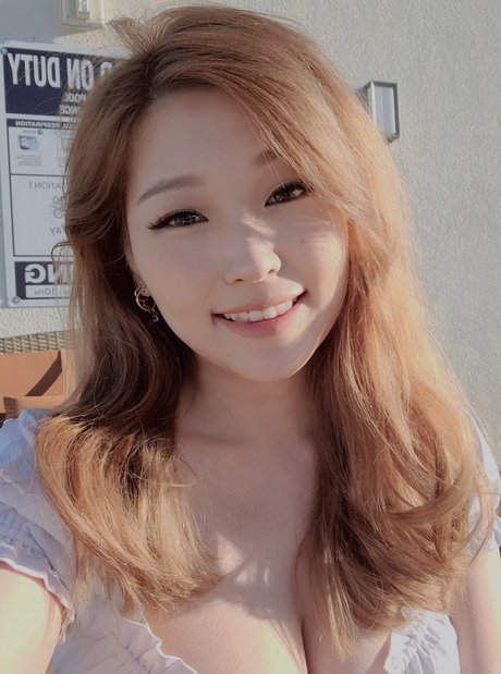 Kang Hee Yoon photo 32