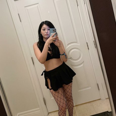 Kang Hee Yoon photo 104