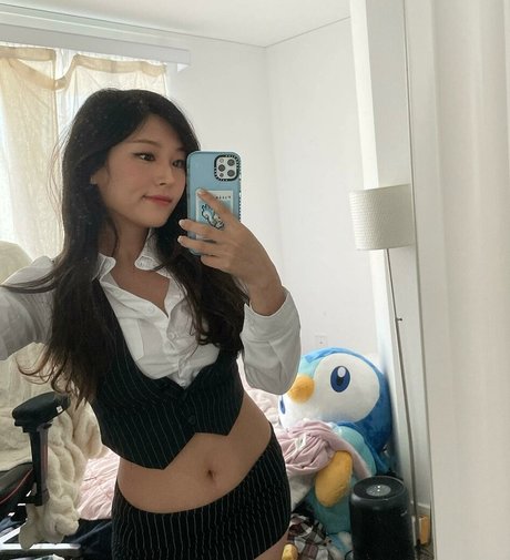 Kang Hee Yoon photo 114