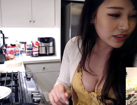 Kang Hee Yoon photo 175