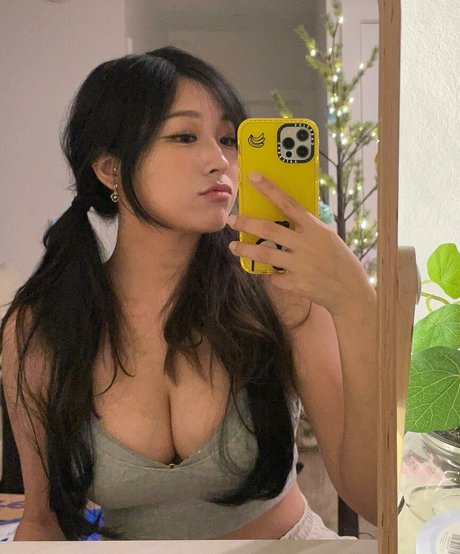 Kang Hee Yoon photo 190