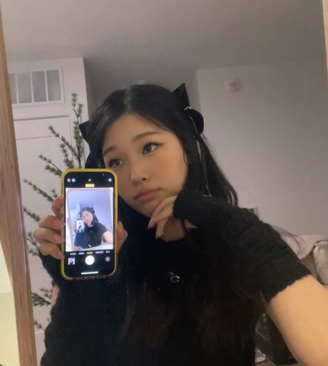 Kang Hee Yoon photo 195