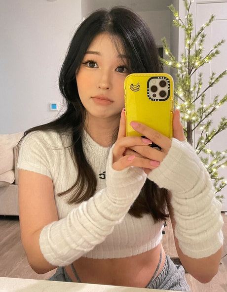 Kang Hee Yoon photo 209