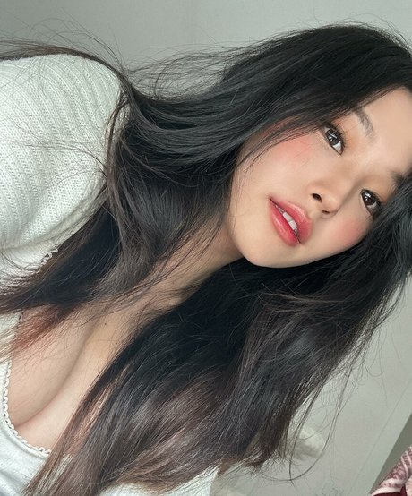 Kang Hee Yoon photo 252