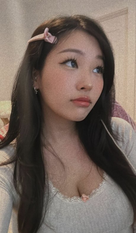 Kang Hee Yoon photo 271