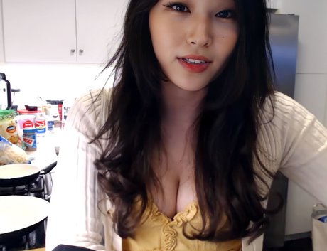 Kang Hee Yoon photo 281