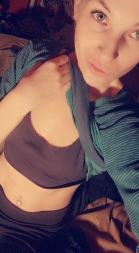 Kansasgirl95free photo 6