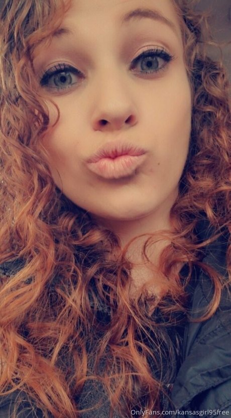 Kansasgirl95free photo 14