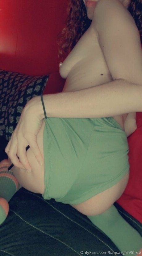 Kansasgirl95free photo 28