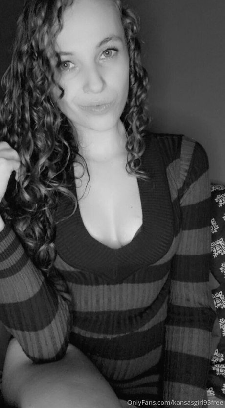 Kansasgirl95free photo 46