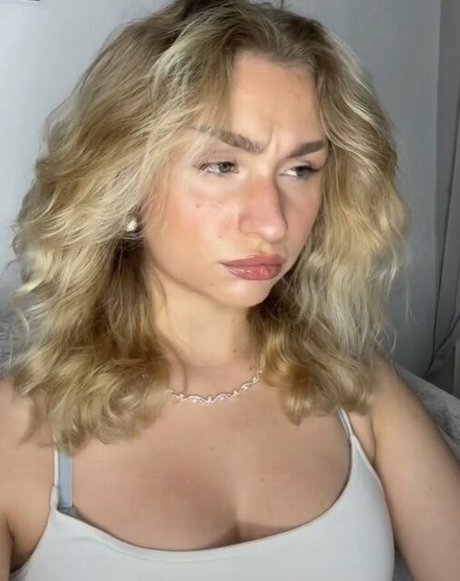 Kara Faux photo 32