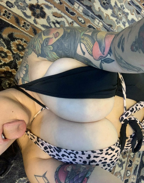 Karah Brooke photo 28