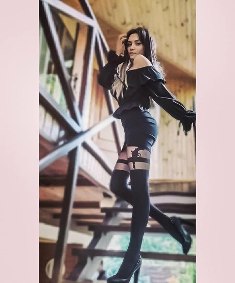 Karen Cano photo 10