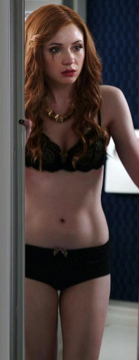 Karen Gillan photo 7