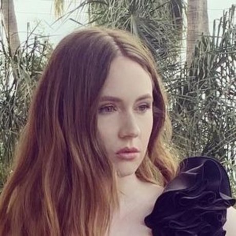 Karen Gillan photo 15