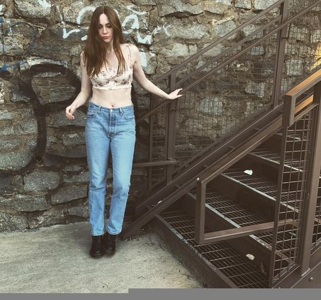 Karen Gillan photo 19