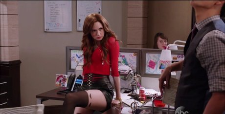 Karen Gillan photo 26