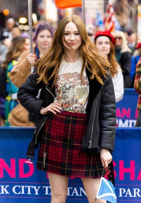 Karen Gillan photo 46
