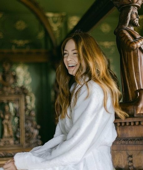 Karen Gillan photo 65