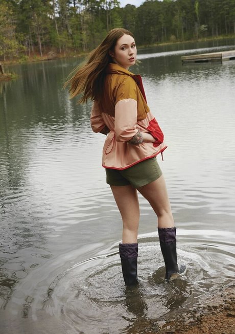 Karen Gillan photo 86