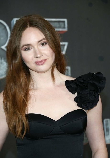 Karen Gillan photo 90