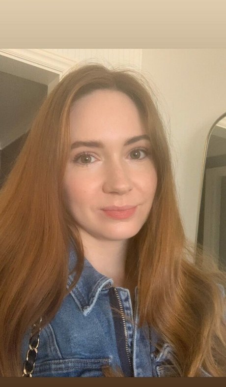 Karen Gillan photo 121