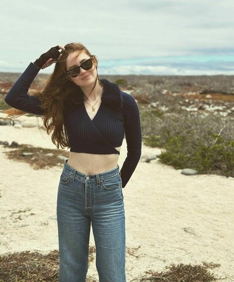 Karen Gillan photo 125