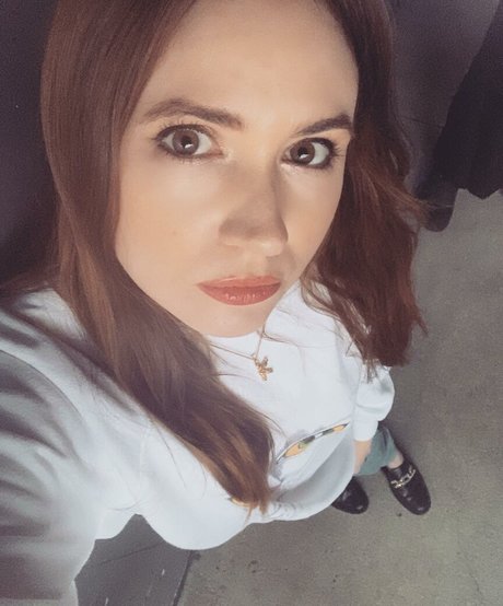 Karen Gillan photo 148